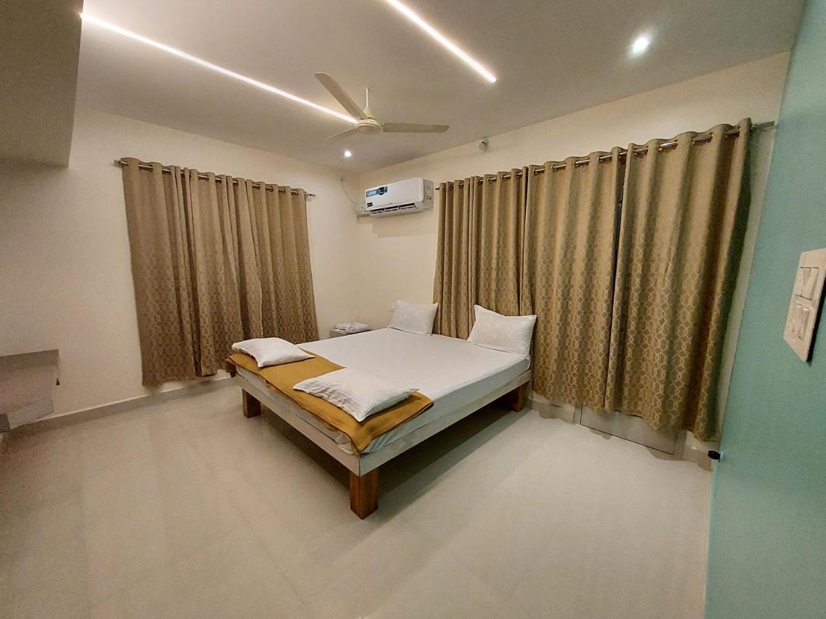 Srirangam Service Apartment Tiruchirappalli Extérieur photo